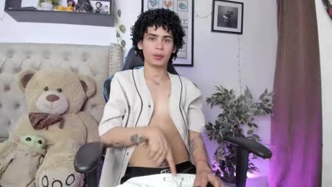 Snapshot of _jaay77 chatting on 12-20-24, 06:08 Jay online show from 12-20-24, 06:08