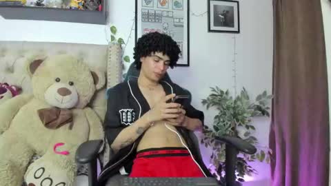 Snapshot of _jaay77 chatting on 12-21-24, 12:31 Jay online show from 12-21-24, 12:31