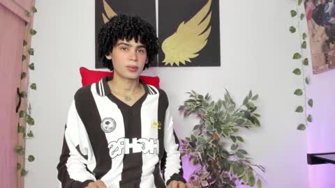 Snapshot of _jaay77 chatting on 12-23-24, 01:18 Jay online show from 12-23-24, 01:18