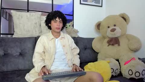 Snapshot of _jaay77 chatting on 01-15-25, 02:49 Jay online show from 01-15-25, 02:49