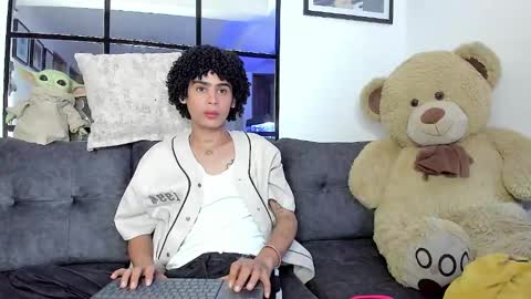 Snapshot of _jaay77 chatting on 01-16-25, 01:37 Jay online show from 01-16-25, 01:37