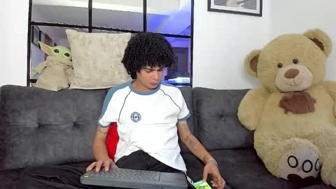 Snapshot of _jaay77 chatting on 01-16-25, 08:14 Jay online show from 01-16-25, 08:14