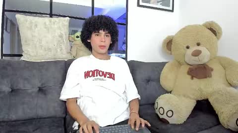 Snapshot of _jaay77 chatting on 01-19-25, 02:36 Jay online show from 01-19-25, 02:36