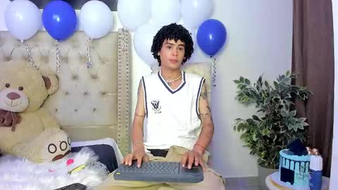 Snapshot of _jaay77 chatting on 02-10-25, 01:46 Jay online show from 02-10-25, 01:46