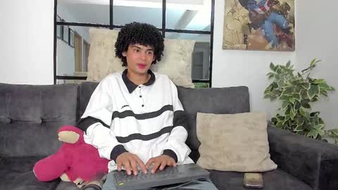 Snapshot of _jaay77 chatting on 02-15-25, 09:48 Jay online show from 02-15-25, 09:48