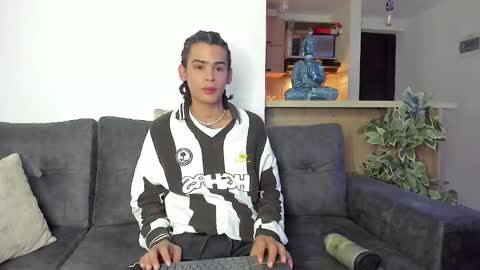 Snapshot of _jaay77 chatting on 02-19-25, 11:25 Jay online show from 02-19-25, 11:25