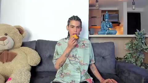 Snapshot of _jaay77 chatting on 02-26-25, 05:50 Jay online show from 02-26-25, 05:50