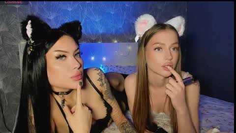 Jess blond and Leila brunette online show from 04-19-26, 01:43
