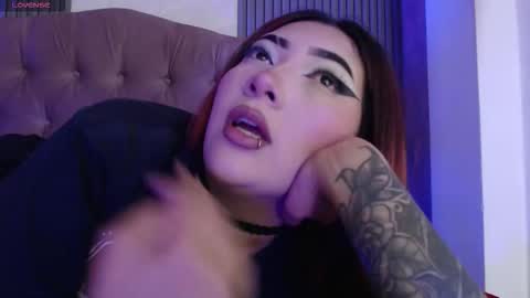 Mia online show from 11-20-25, 05:56