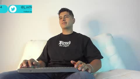 Snapshot of _juanes__ chatting on 12-17-24, 09:16 _juanes__ online show from 12-17-24, 09:16