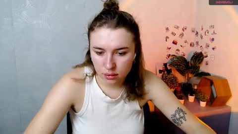 Jolia online show from 11-24-25, 05:18