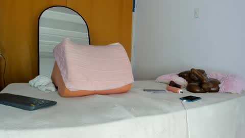 Snapshot of _juliethsexy_ chatting on 06-08-26, 01:28 Julieth online show from 06-08-26, 01:28