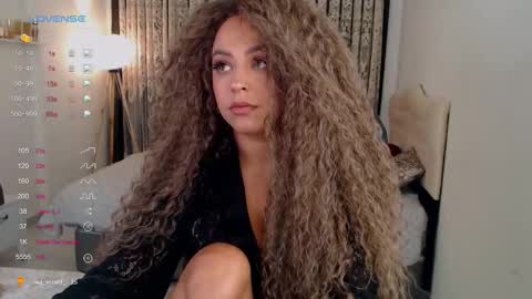 _just_a_queen_3 online show from 09-15-25, 06:19