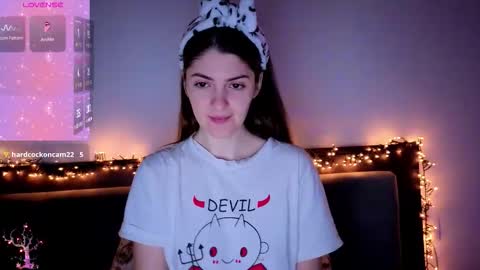 _just_a_simple_girl online show from 02-15-26, 09:19