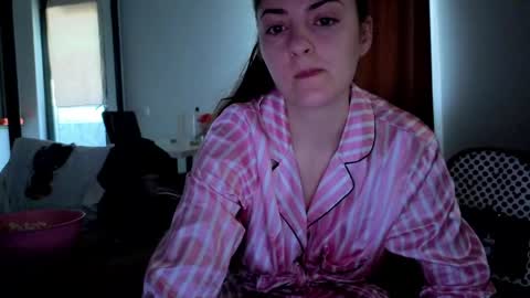 _just_a_simple_girl online show from 04-27-26, 06:33