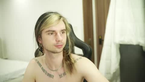 Snapshot of _just_funk_ chatting on 06-04-26, 11:33 My song - online show from 06-04-26, 11:33