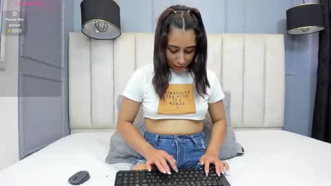 Snapshot of _karla_brunette_ chatting on 03-01-25, 07:26 Amanda online show from 03-01-25, 07:26