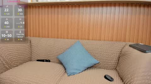 Snapshot of _karla_brunette_ chatting on 10-24-25, 06:37 Amanda online show from 10-24-25, 06:37