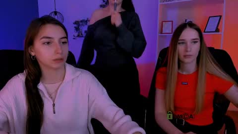 _kellykitten_ online show from 04-15-26, 08:54