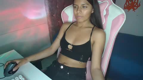 Snapshot of _kendall_jones chatting on 02-12-25, 01:52 _kendall_jones online show from 02-12-25, 01:52