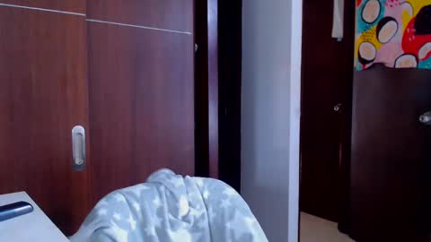 Snapshot of _kerryleen chatting on 02-12-25, 05:37 Dani online show from 02-12-25, 05:37