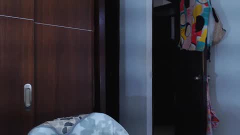 Snapshot of _kerryleen chatting on 02-14-25, 10:36 Dani online show from 02-14-25, 10:36