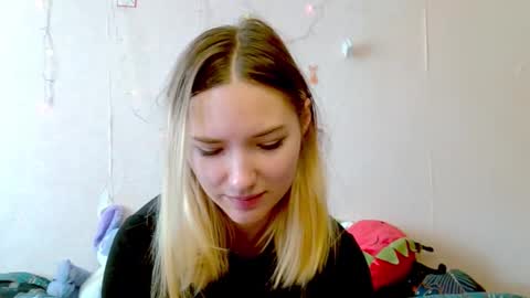 _kikiclark_ online show from 09-19-25, 09:11