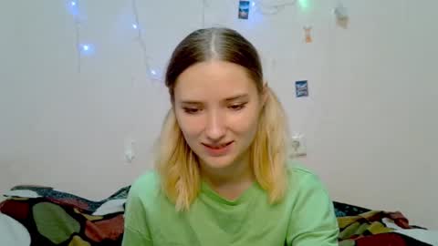 _kikiclark_ online show from 09-28-25, 08:47