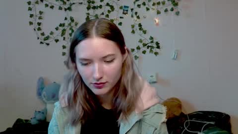 _kikiclark_ online show from 10-23-25, 01:21