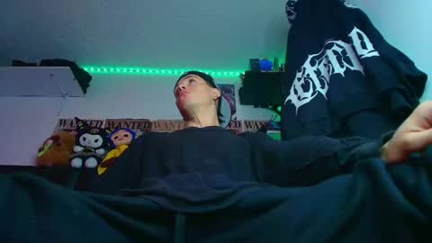 Snapshot of _kingshadows_ chatting on 05-21-26, 04:47 SHADOW online show from 05-21-26, 04:47