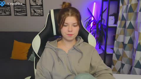 Snapshot of _kirieshka chatting on 12-05-24, 04:34 Molly   Emily online show from 12-05-24, 04:34