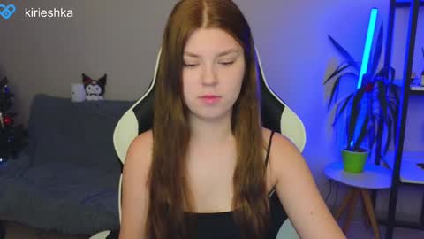 Snapshot of _kirieshka chatting on 12-26-24, 01:10 Molly   Emily online show from 12-26-24, 01:10