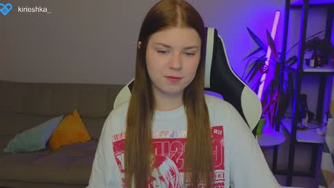 Snapshot of _kirieshka chatting on 01-13-25, 04:41 Molly   Emily online show from 01-13-25, 04:41