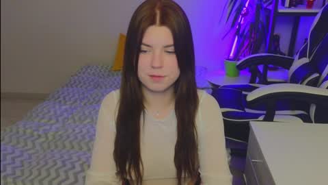 Snapshot of _kirieshka chatting on 01-15-25, 03:29 Molly   Emily online show from 01-15-25, 03:29