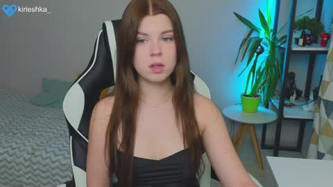 Snapshot of _kirieshka chatting on 01-16-25, 06:27 Molly   Emily online show from 01-16-25, 06:27