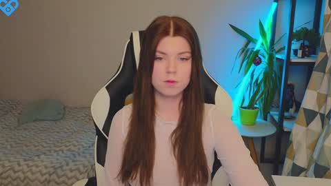 Snapshot of _kirieshka chatting on 01-17-25, 01:46 Molly   Emily online show from 01-17-25, 01:46