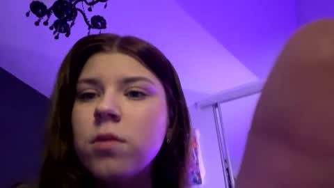 Snapshot of _kirieshka chatting on 02-07-25, 10:30 Molly   Emily online show from 02-07-25, 10:30