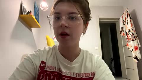 Snapshot of _kirieshka chatting on 02-10-25, 12:30 Molly   Emily online show from 02-10-25, 12:30