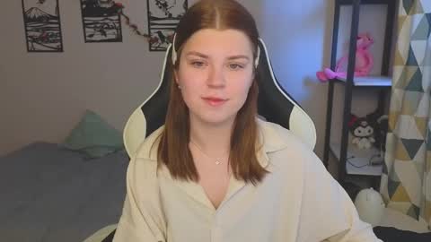 Snapshot of _kirieshka chatting on 03-08-25, 12:09 Molly   Emily online show from 03-08-25, 12:09