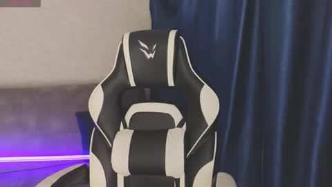 Snapshot of _kirieshka chatting on 09-14-25, 05:34 Molly   Emily online show from 09-14-25, 05:34