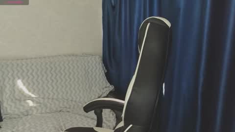 Snapshot of _kirieshka chatting on 09-16-25, 06:47 Molly   Emily online show from 09-16-25, 06:47