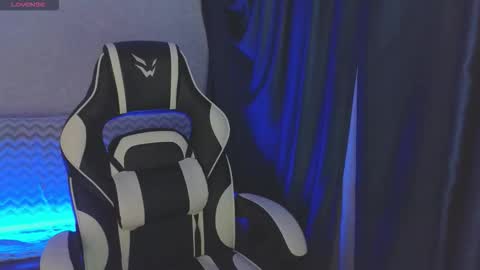 Snapshot of _kirieshka chatting on 09-17-25, 09:49 Molly   Emily online show from 09-17-25, 09:49