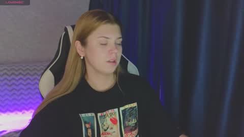 Snapshot of _kirieshka chatting on 09-19-25, 06:52 Molly   Emily online show from 09-19-25, 06:52