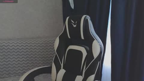 Snapshot of _kirieshka chatting on 09-23-25, 07:44 Molly   Emily online show from 09-23-25, 07:44