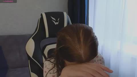 Snapshot of _kirieshka chatting on 10-01-25, 10:54 Molly   Emily online show from 10-01-25, 10:54