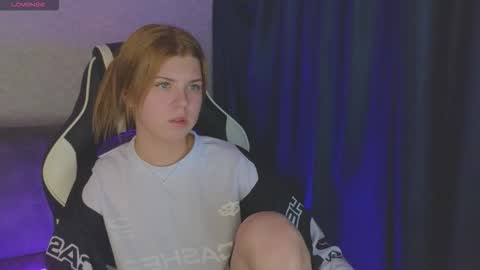 Snapshot of _kirieshka chatting on 10-13-25, 03:34 Molly   Emily online show from 10-13-25, 03:34