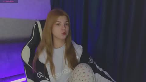 Snapshot of _kirieshka chatting on 10-14-25, 01:56 Molly   Emily online show from 10-14-25, 01:56