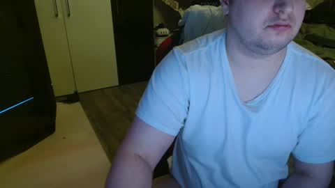 Snapshot of _kitsu_ chatting on 03-08-26, 05:28 _kitsu_ online show from 03-08-26, 05:28