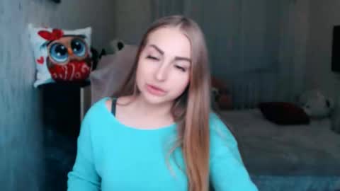 Snapshot of _kittyboo chatting on 12-01-25, 06:40 Aleksa online show from 12-01-25, 06:40