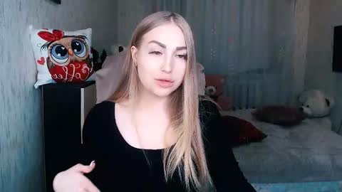 Snapshot of _kittyboo chatting on 12-03-25, 06:43 Aleksa online show from 12-03-25, 06:43